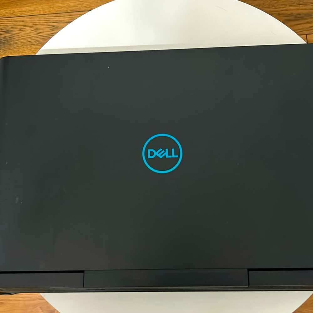 Dell gaming laptop in like new condition weighs just over 6 lbs